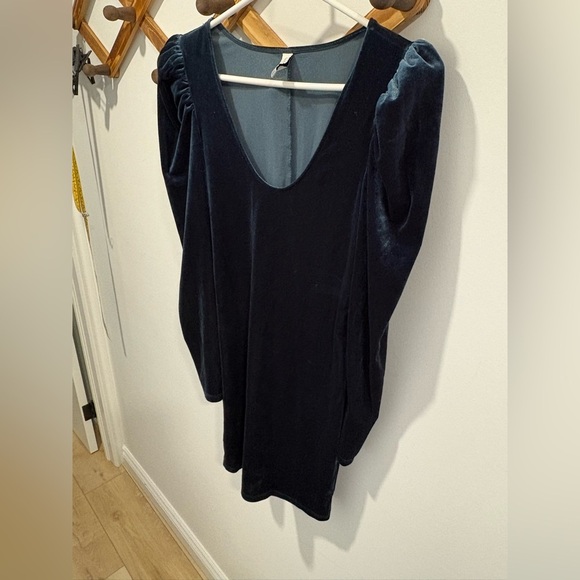 Gentle Fawn Midnight Blue Velvet Dress - Picture 2 of 8